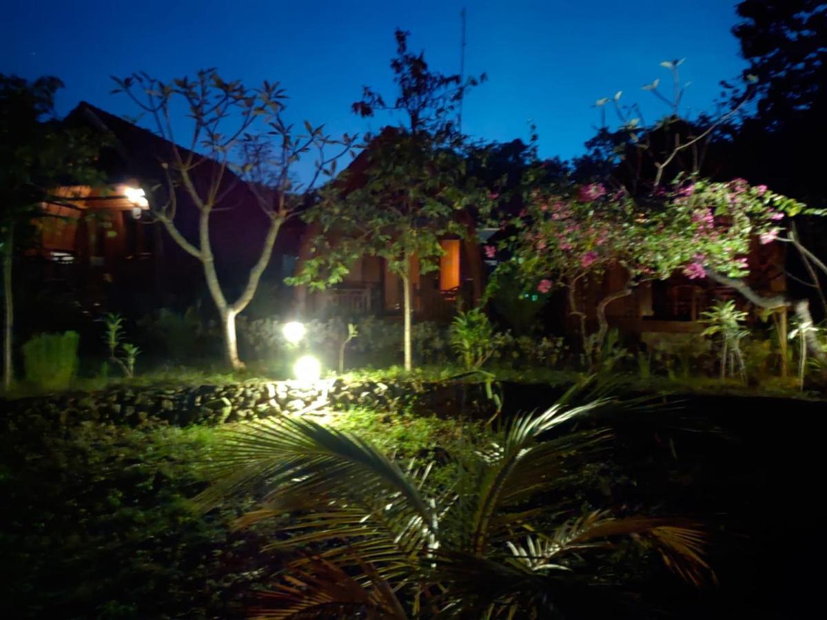 Bougainvillea Bungalow Batumadeg Eksteriør bilde